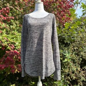 Athleta Long Sleeve Shirt Gray Thumb Holes Small